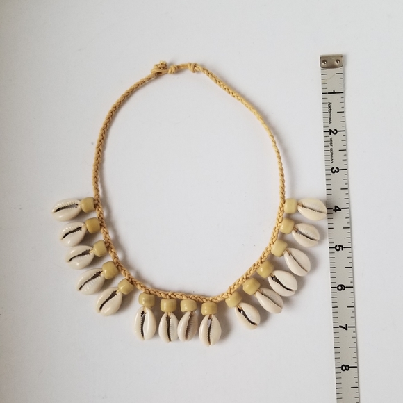 Cowrie shell necklace - Picture 4 of 7